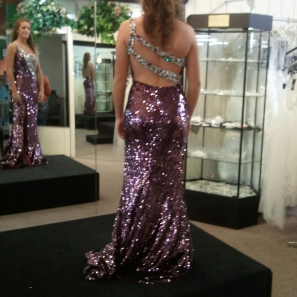 Prom dress - Picture 2 of 2